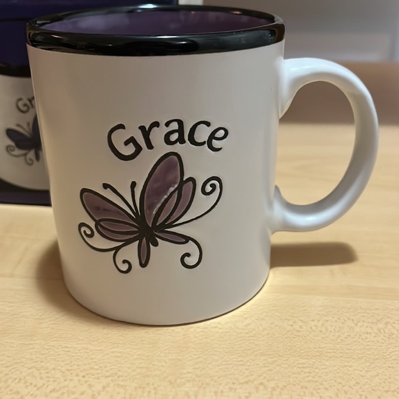 Purple grace mug with butterfly - Picture 3 of 3